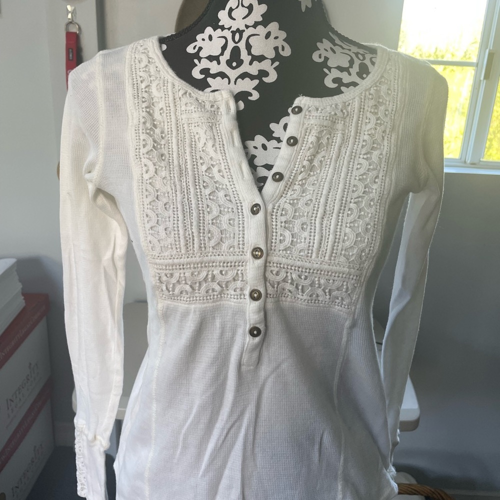 Lucky Brand, long sleeve Henley, size small